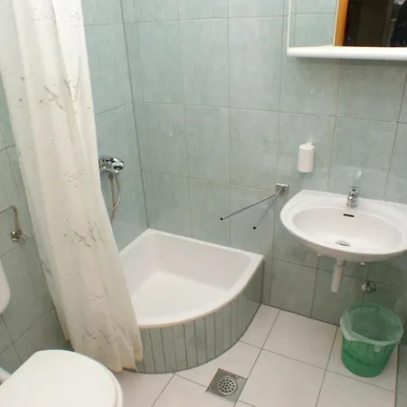 With A Parking Space Jelsa, Hvar - 2062 شقة ييلسا