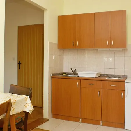 With A Parking Space Jelsa, Hvar - 2062 شقة ييلسا